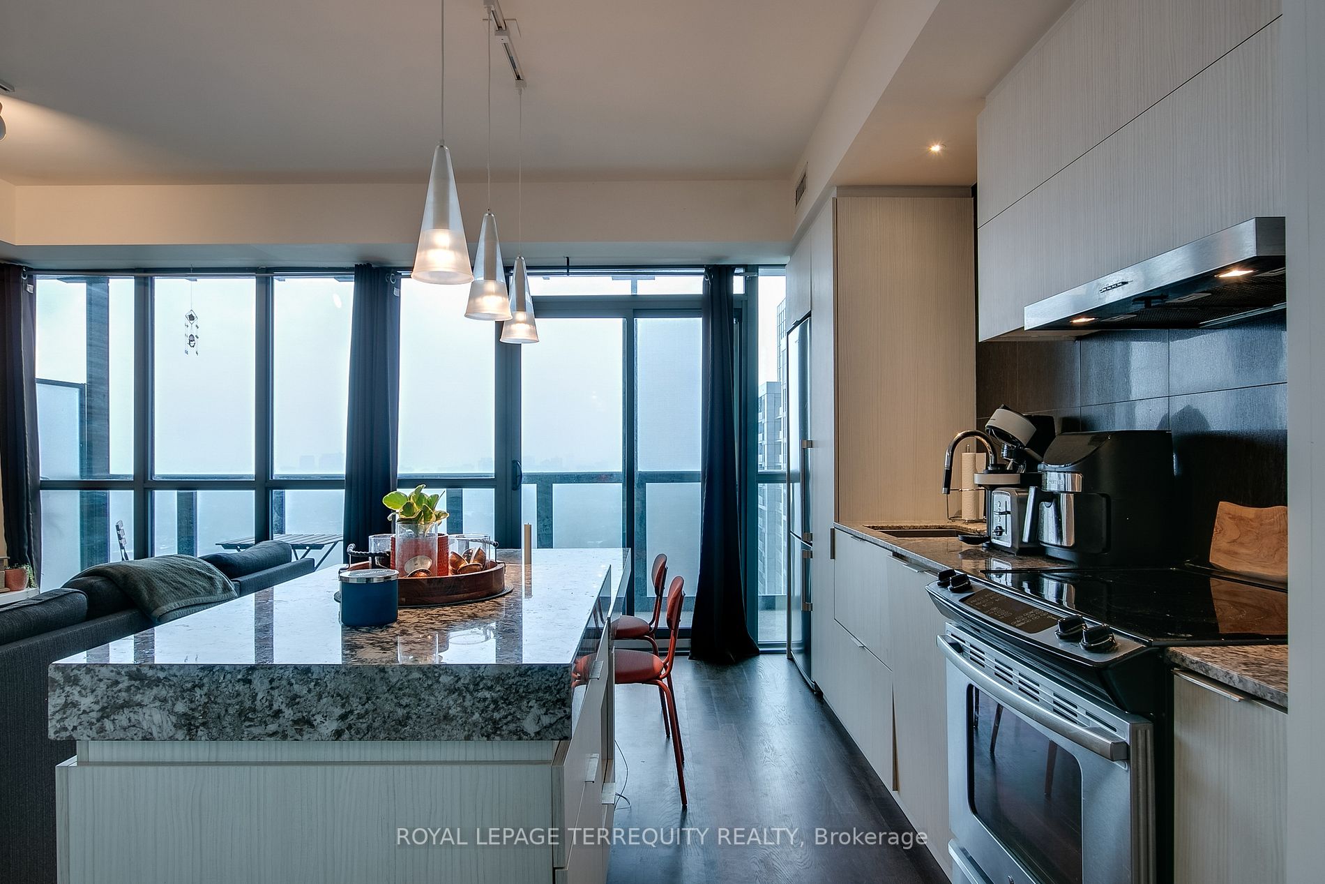 101 Charles St E, #3808