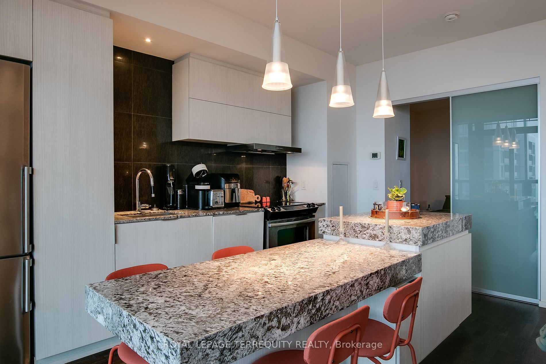 101 Charles St E, #3808