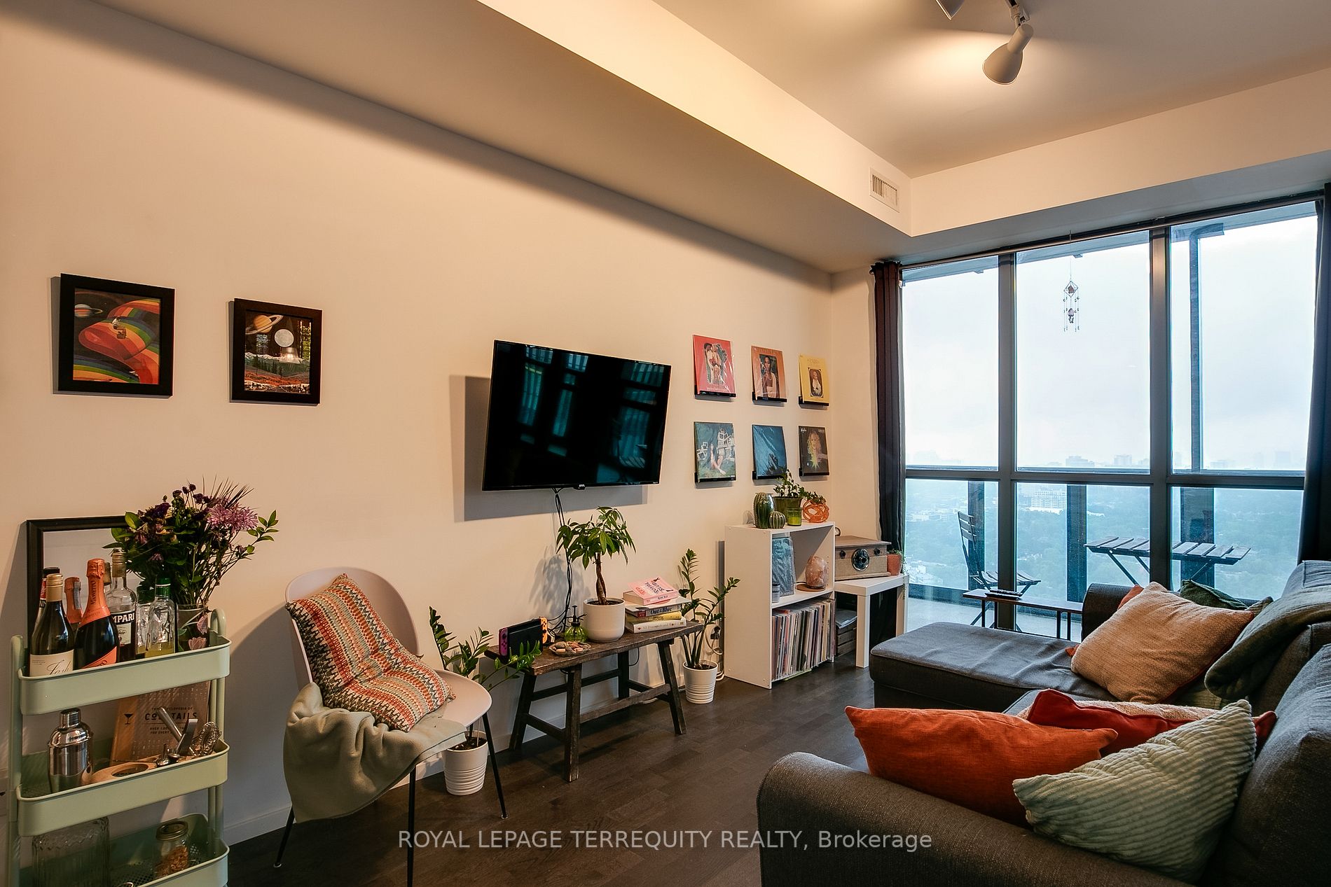 101 Charles St E, #3808