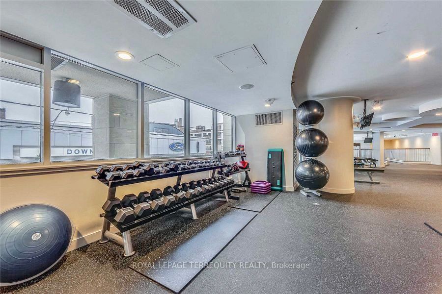 323 Richmond St E, #417