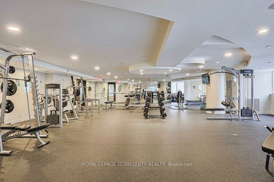 323 Richmond St E, #417