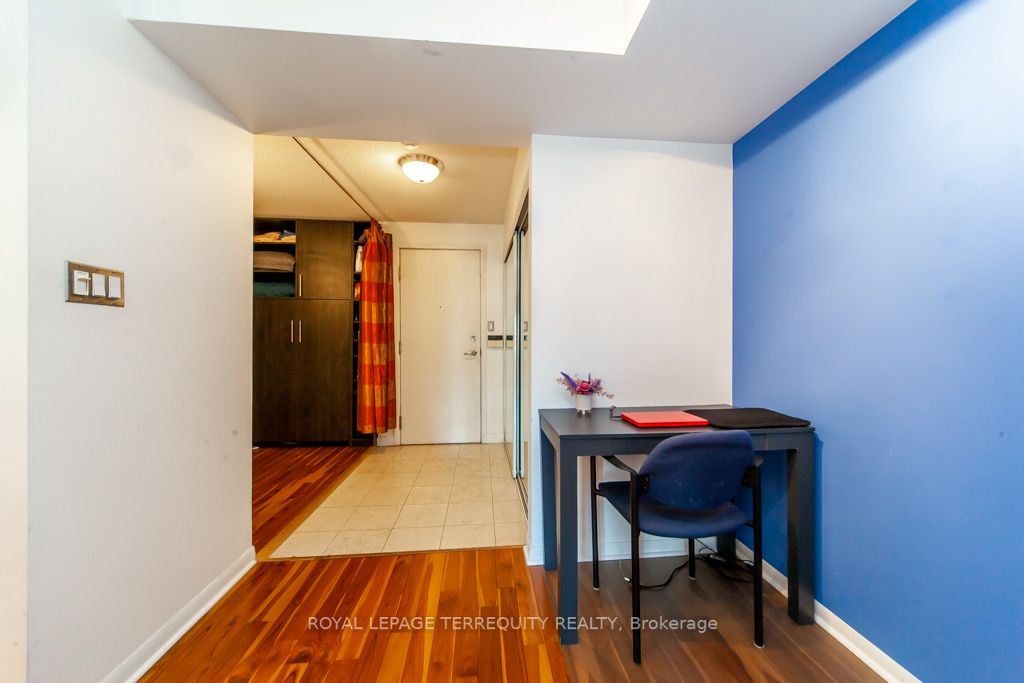 323 Richmond St E, #417