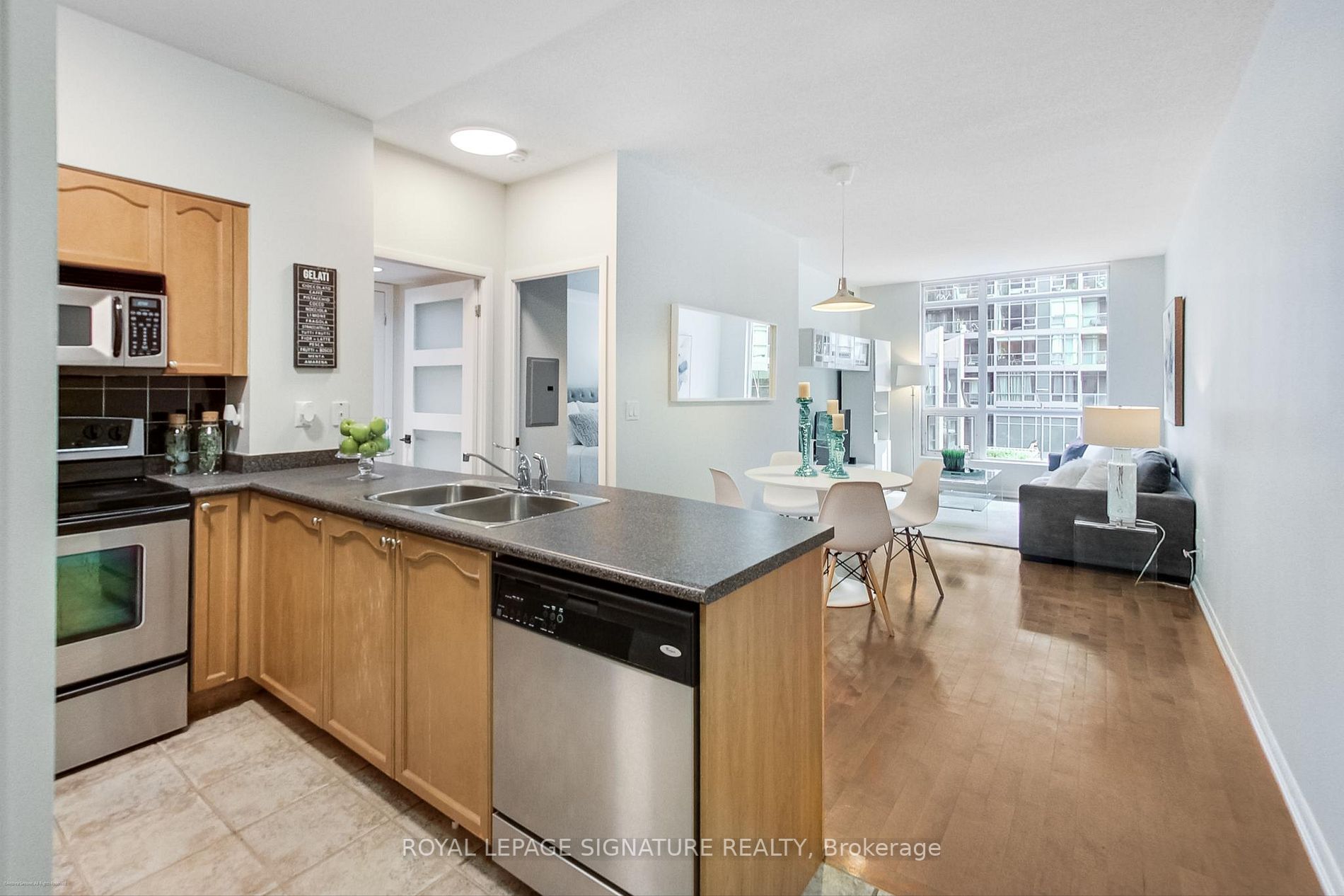 219 Fort York Blvd, #201