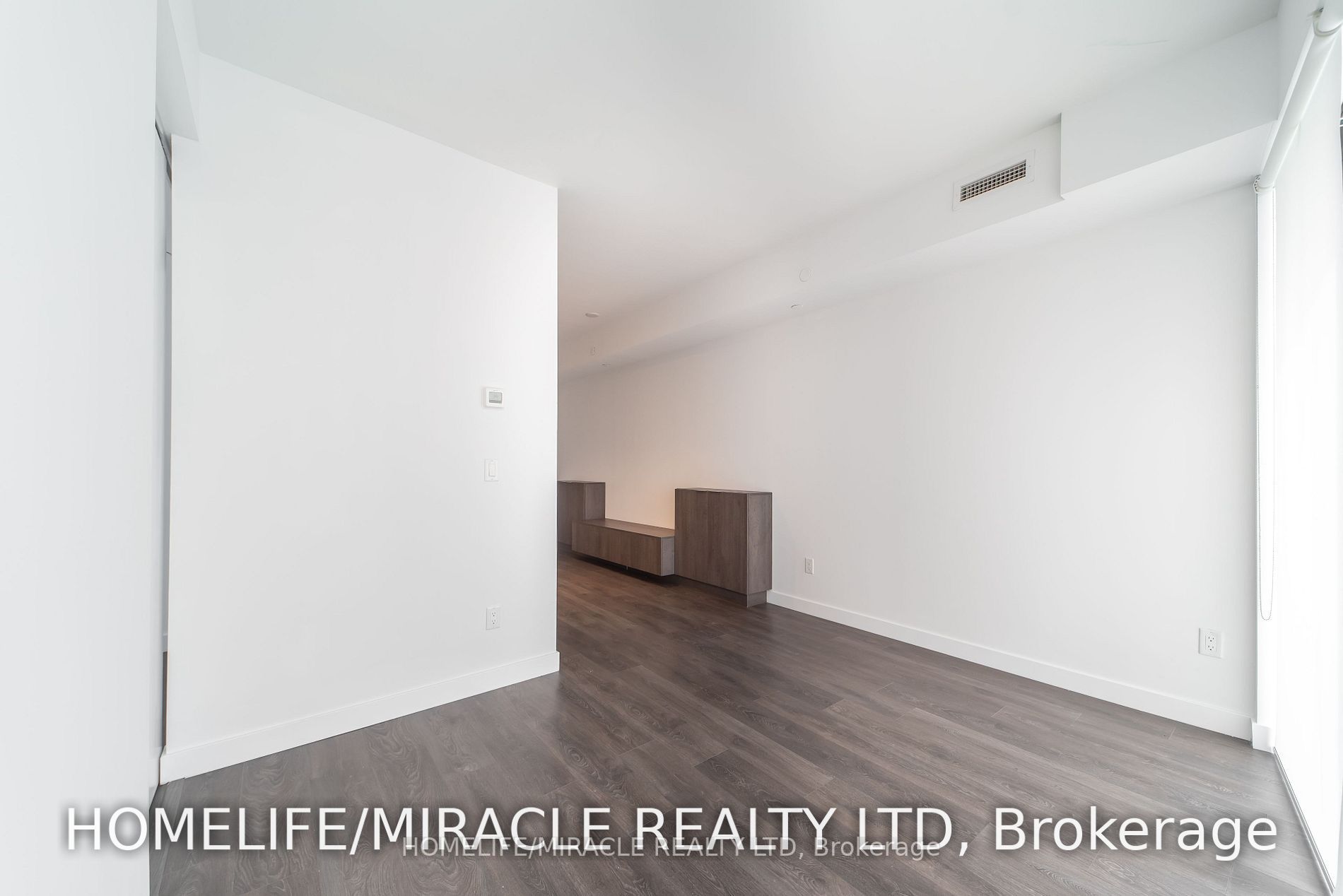 215 Queen St W, #1405