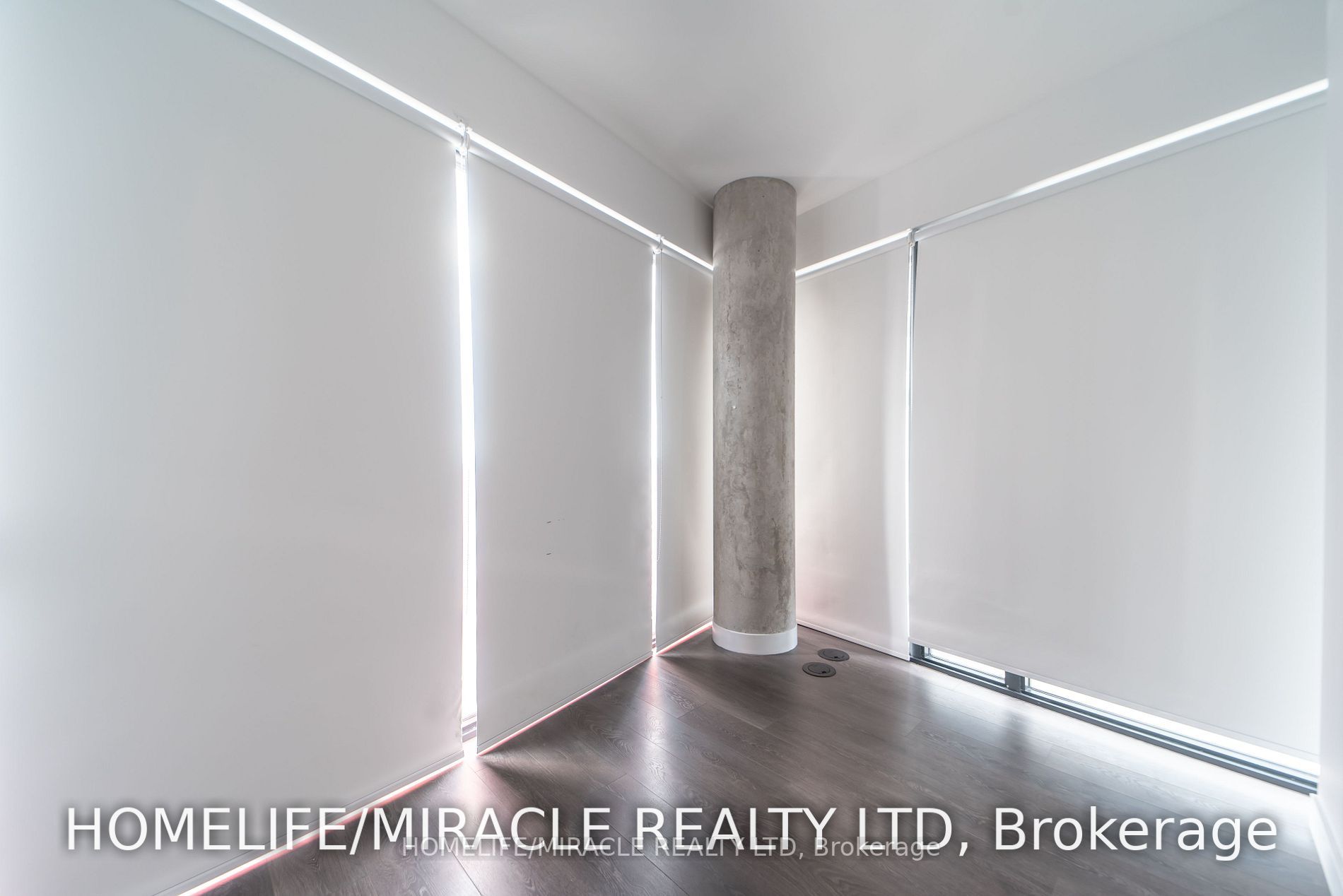 215 Queen St W, #1405