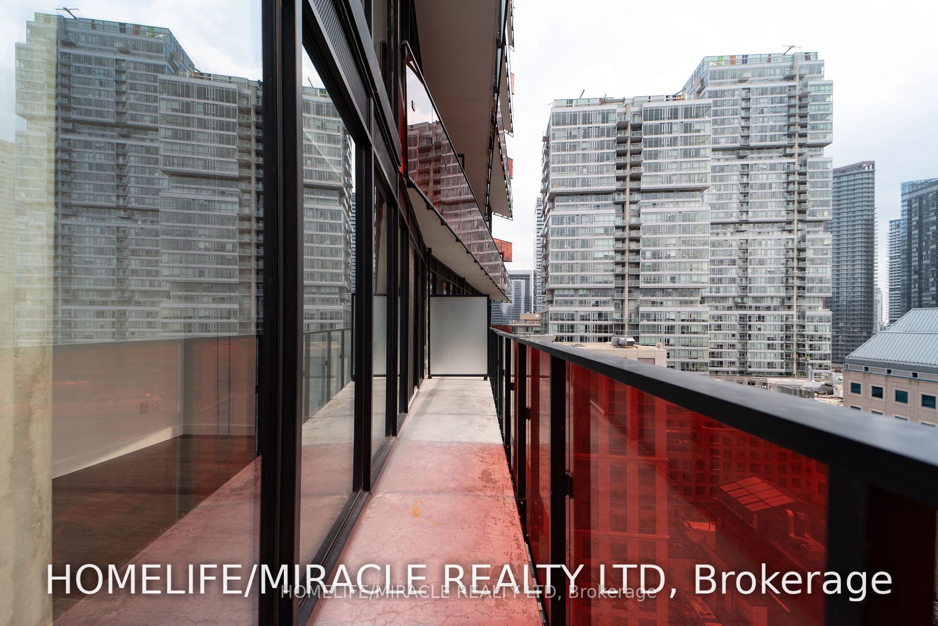 215 Queen St W, #1405