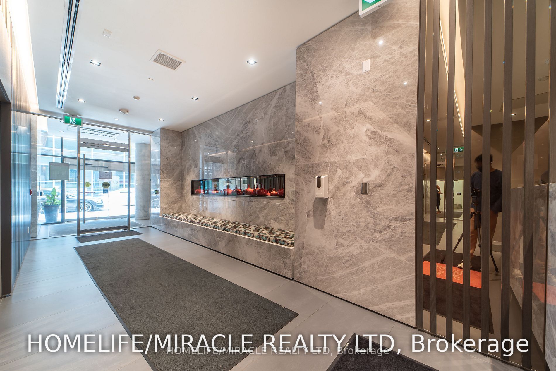 215 Queen St W, #1405