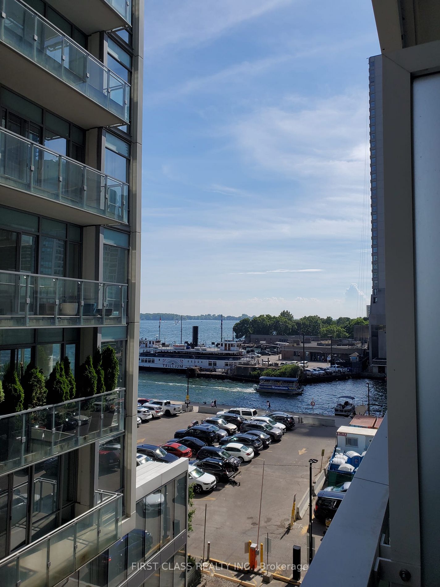 15 Queens Quay E #408