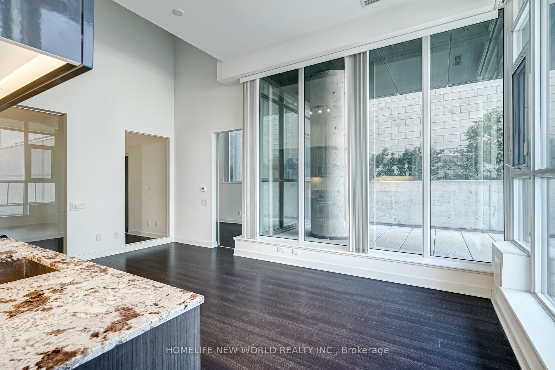 290 Adelaide St W, #702