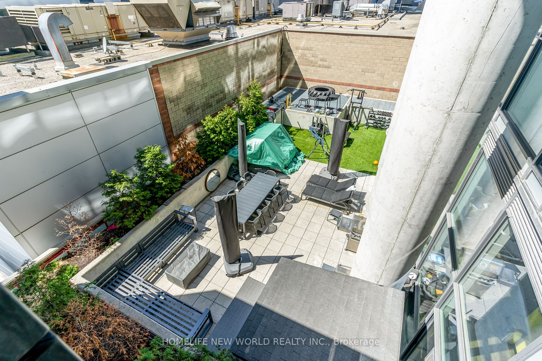 290 Adelaide St W, #702