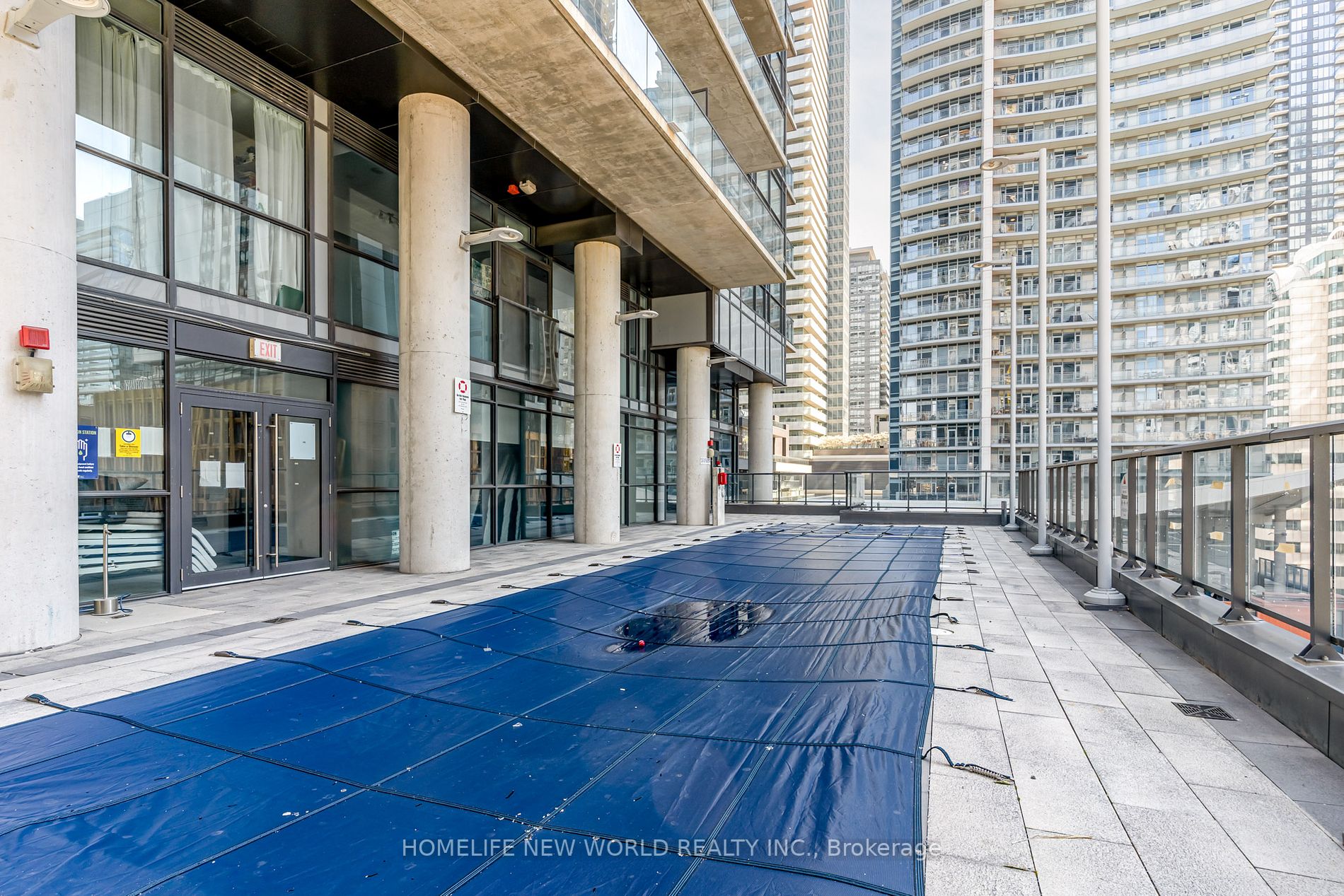 290 Adelaide St W, #702