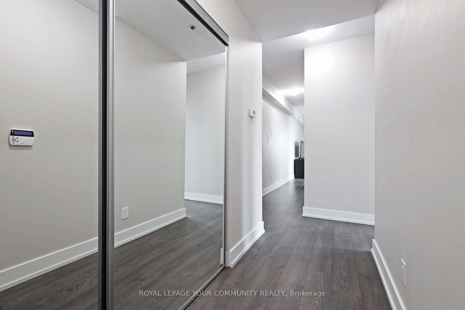 318 Richmond St W, #1212