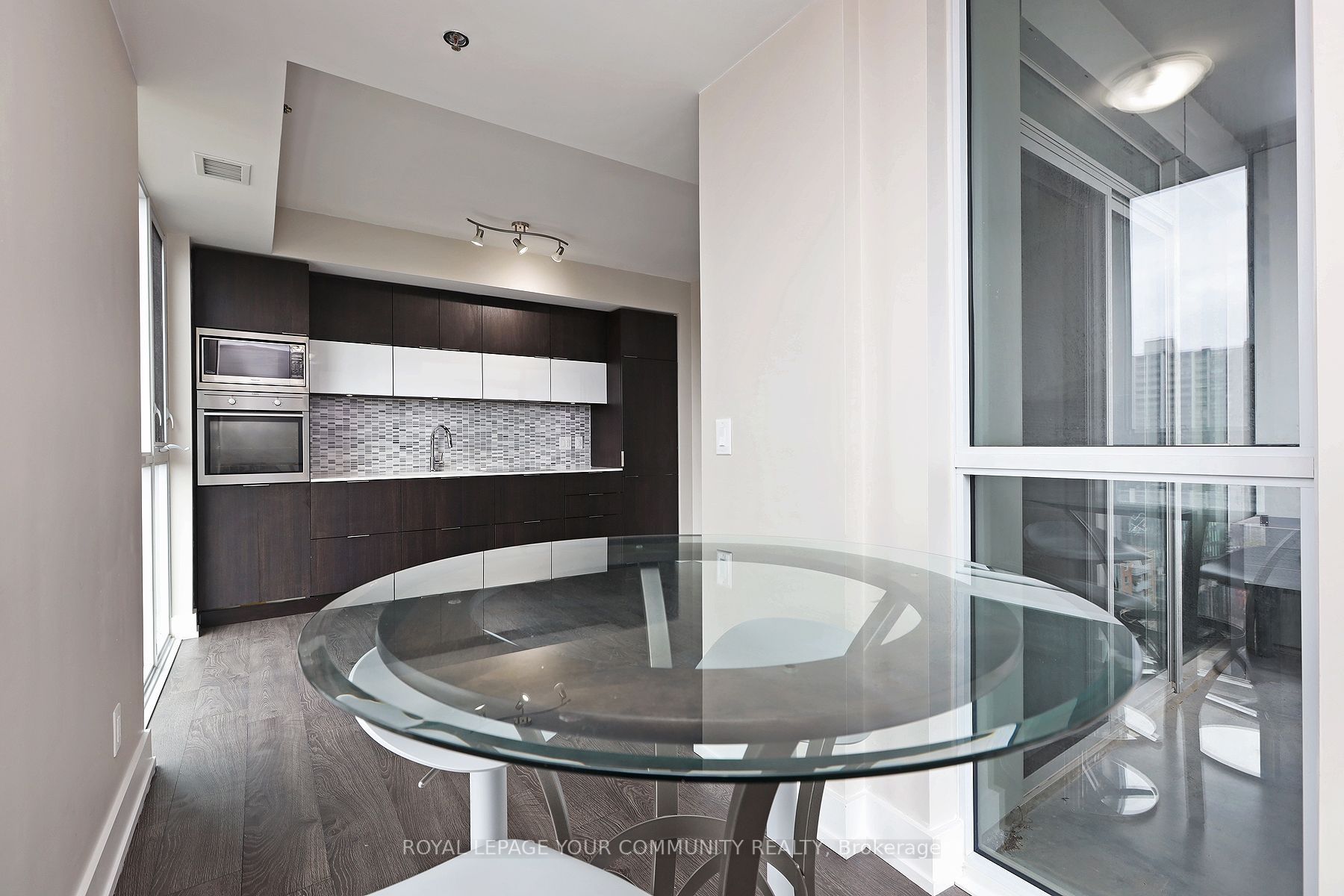 318 Richmond St W, #1212