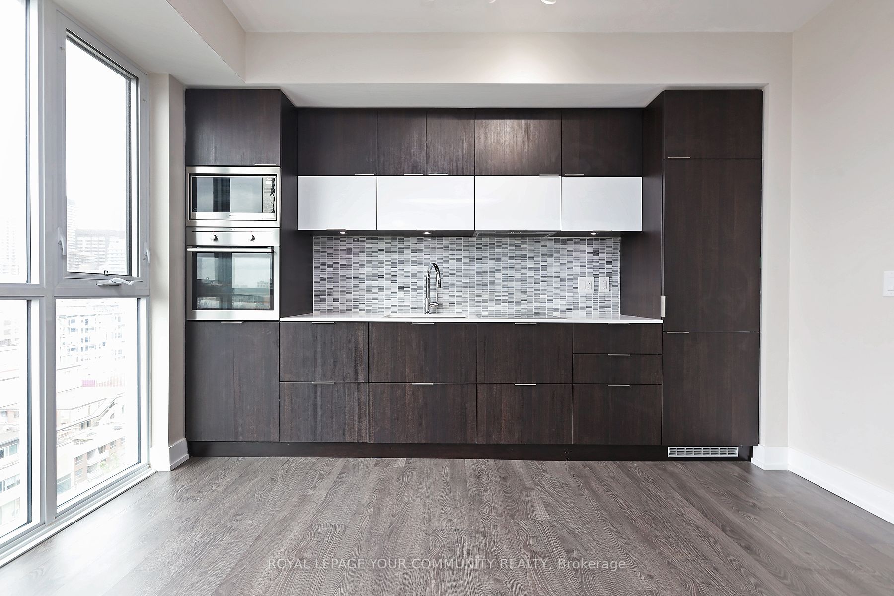 318 Richmond St W, #1212