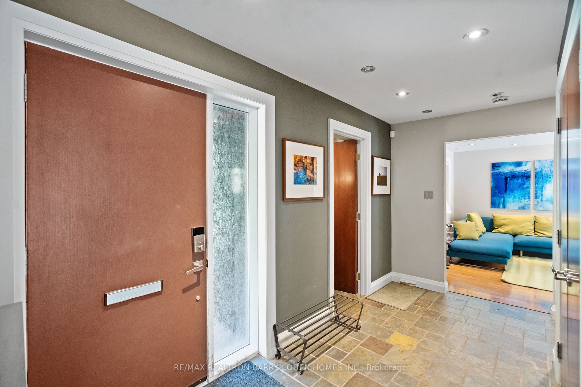 46 Sandringham Dr