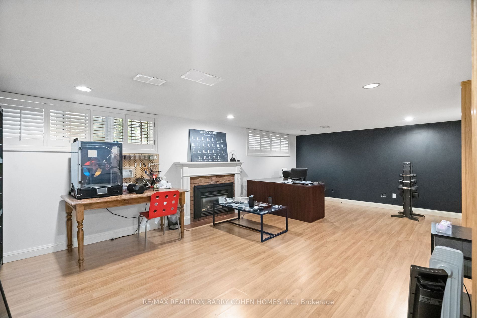 46 Sandringham Dr