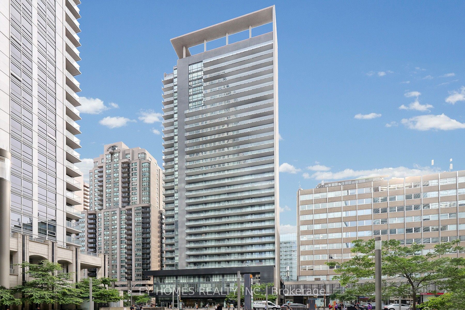 770 Bay St, #1613