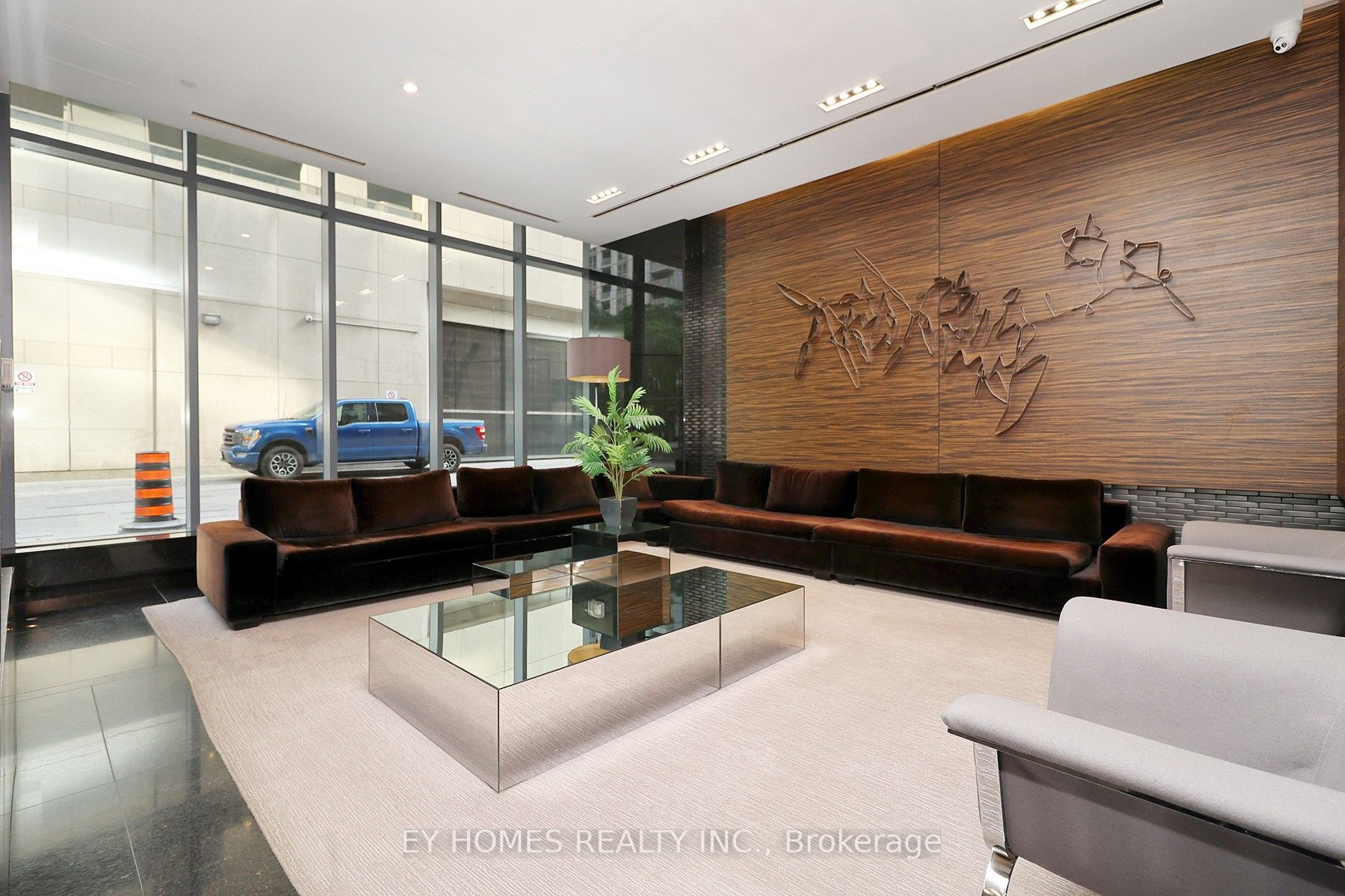 770 Bay St, #1613