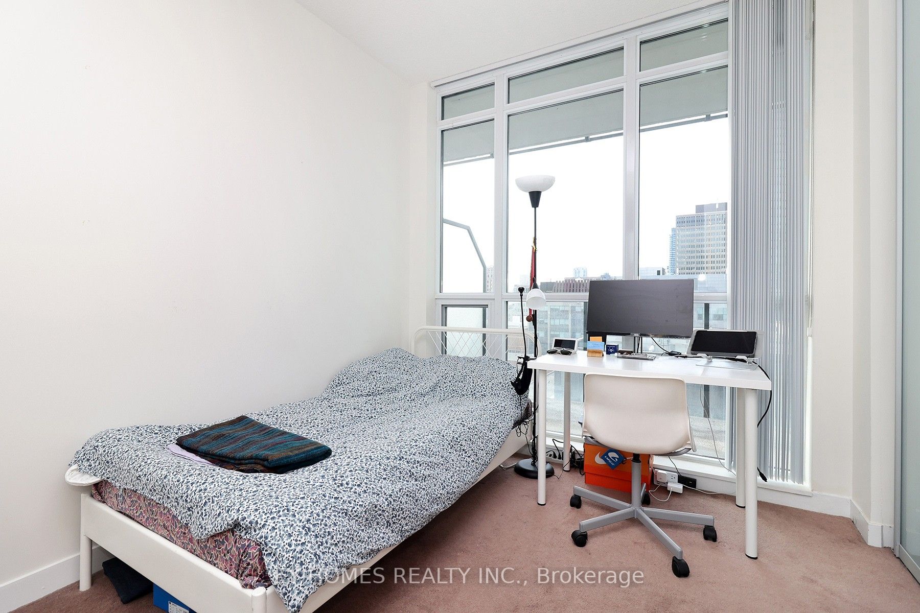 770 Bay St, #1613