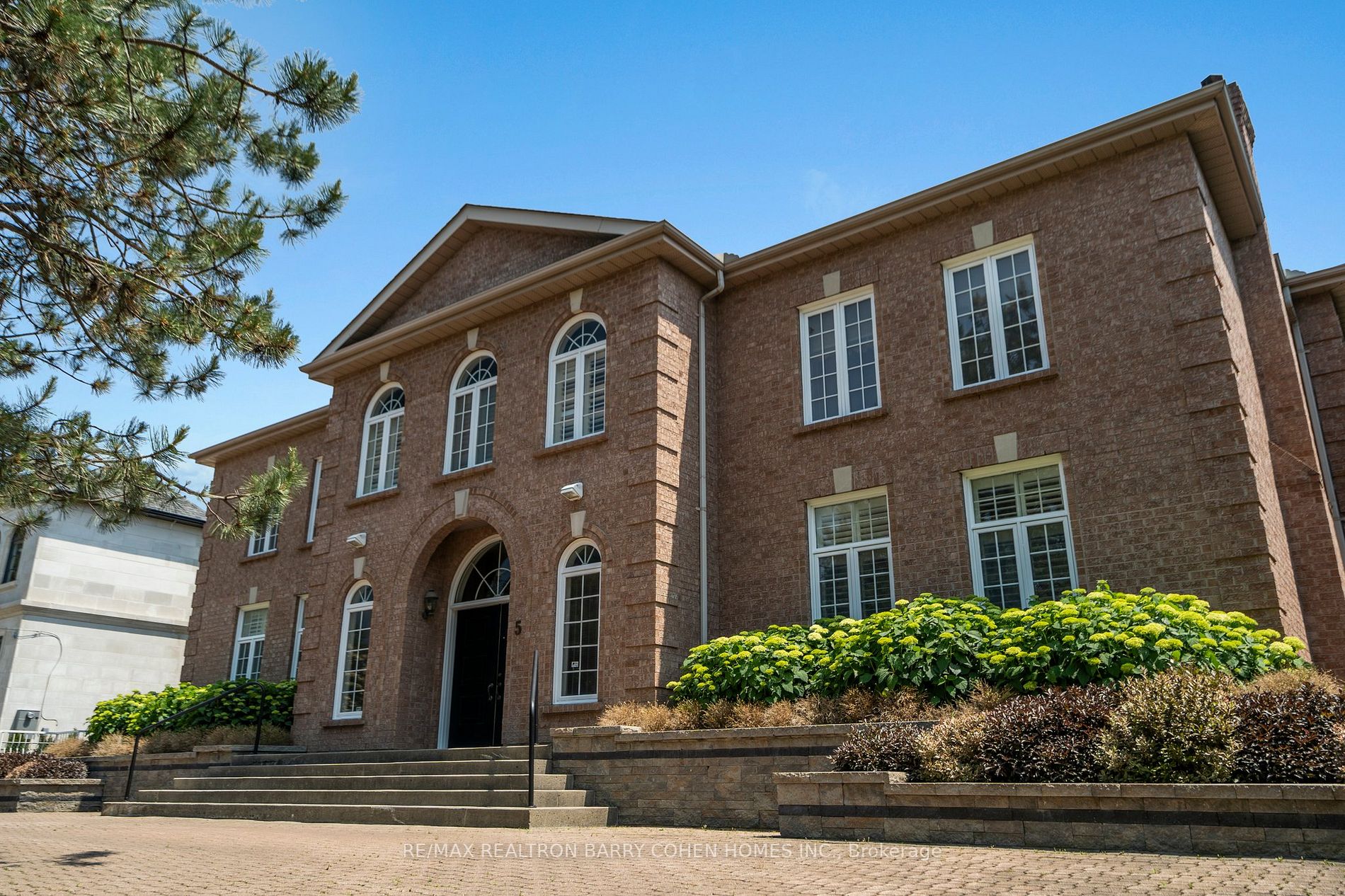 5 Sandfield Road