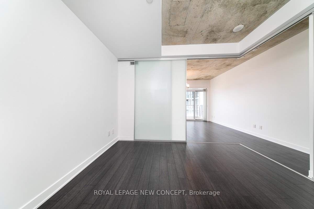 210 Simcoe St, #2309