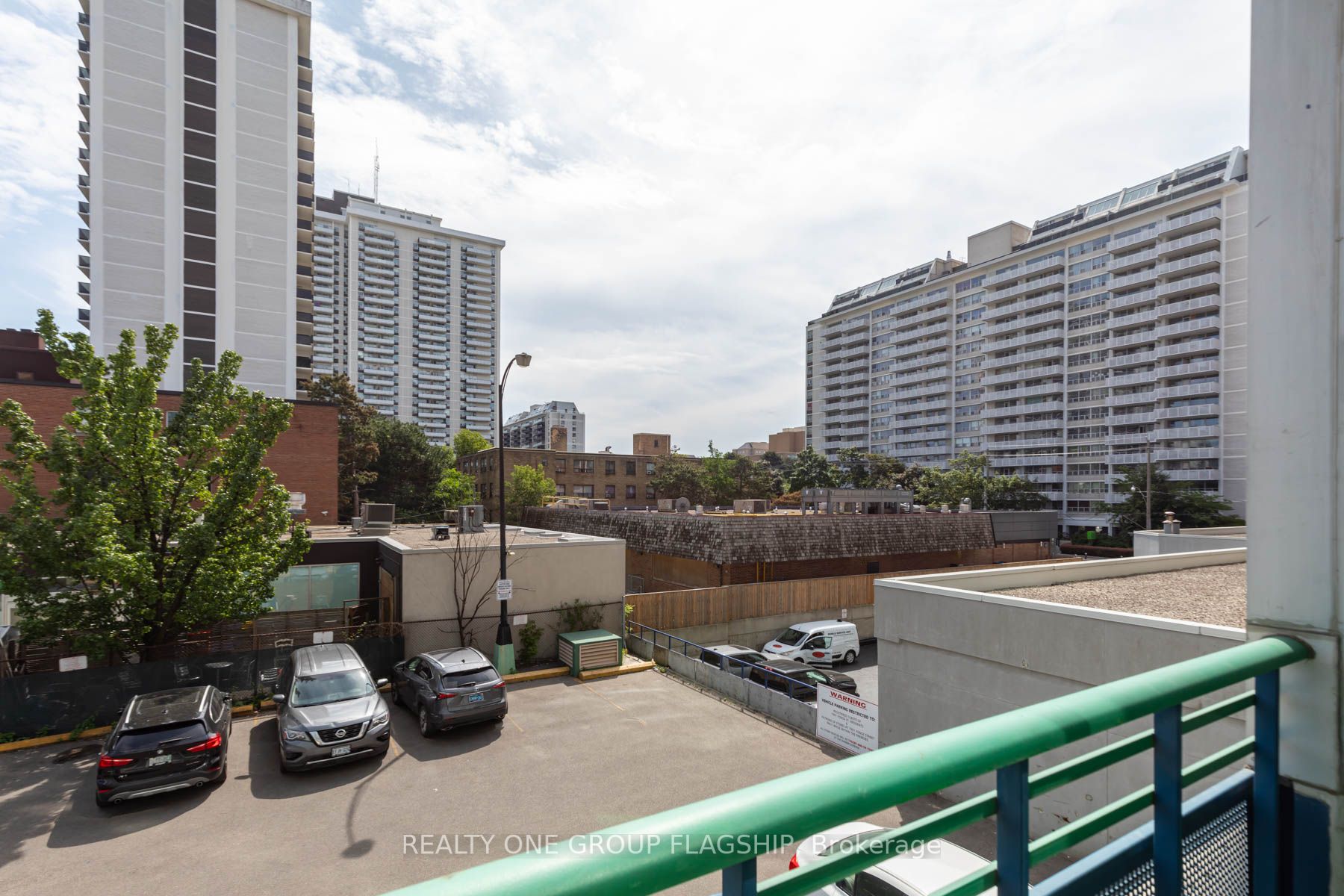 1901 Yonge St, #201