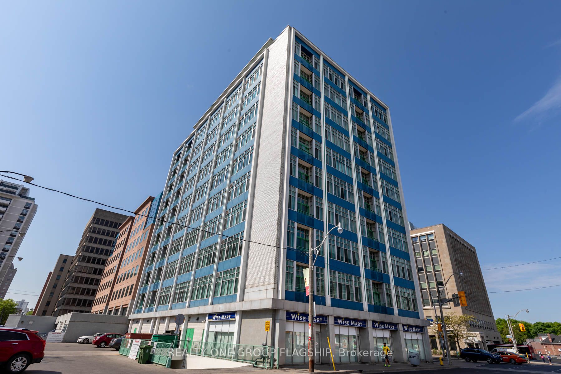 1901 Yonge St, #201