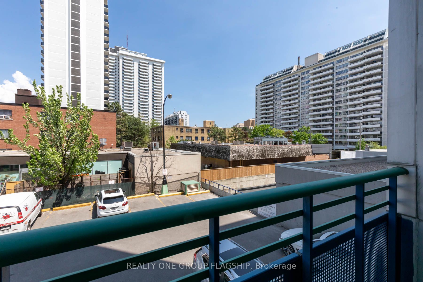 1901 Yonge St, #201