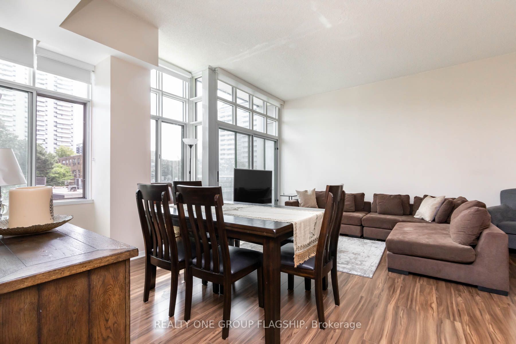 1901 Yonge St, #201