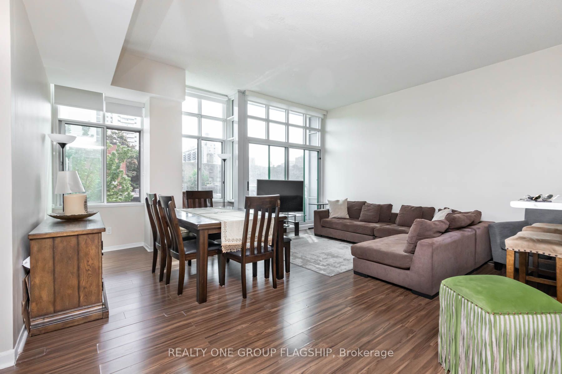 1901 Yonge St, #201