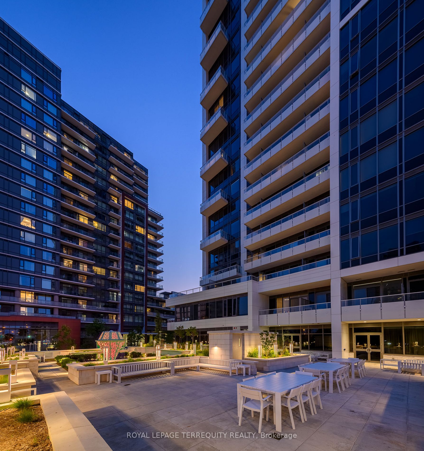 75 Canterbury Place, #PH107