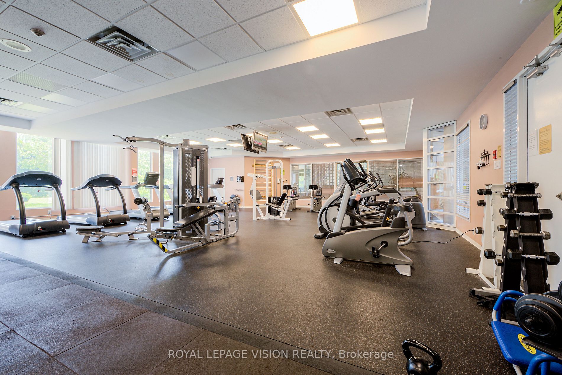 5 Concorde Pl, #1911