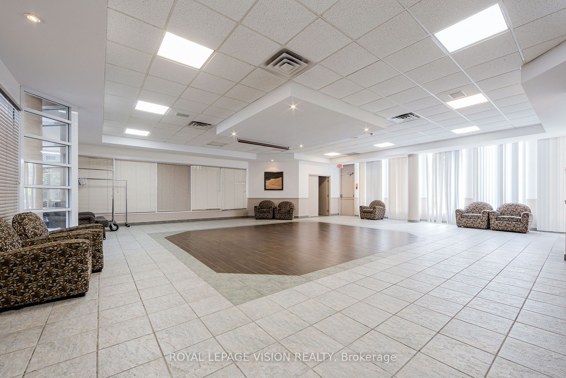 5 Concorde Pl, #1911