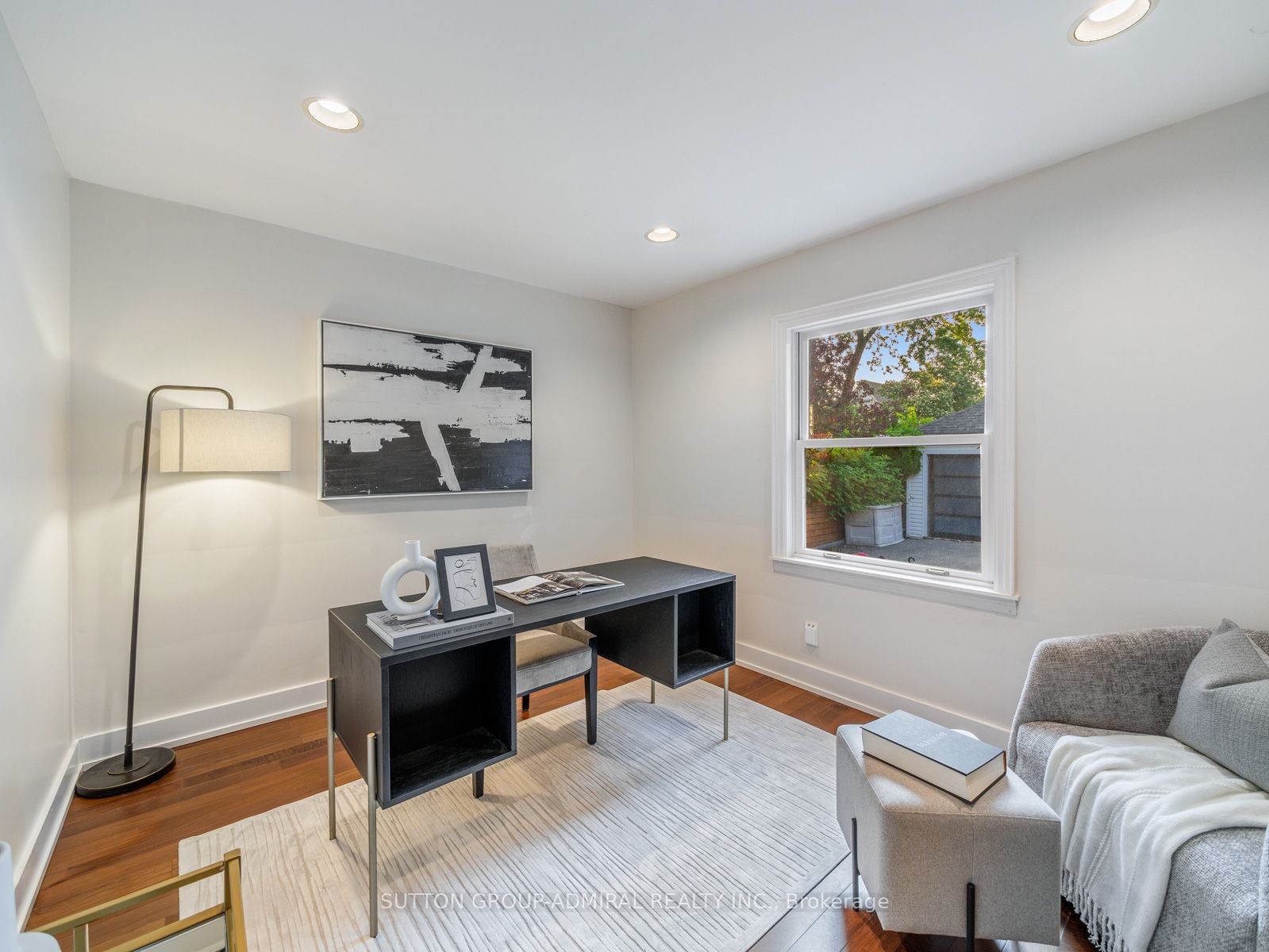 216 Glencairn Ave