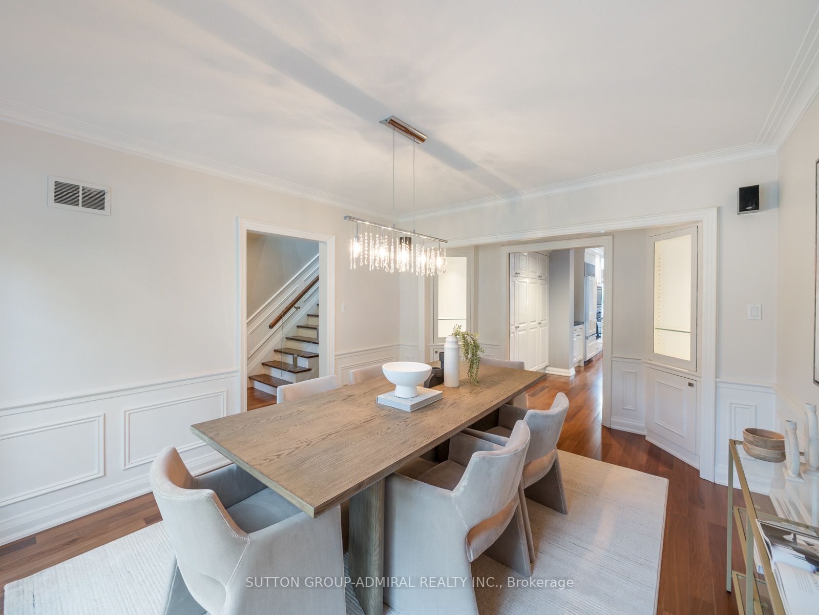 216 Glencairn Ave