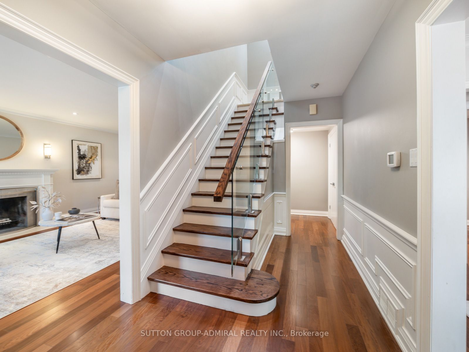 216 Glencairn Ave