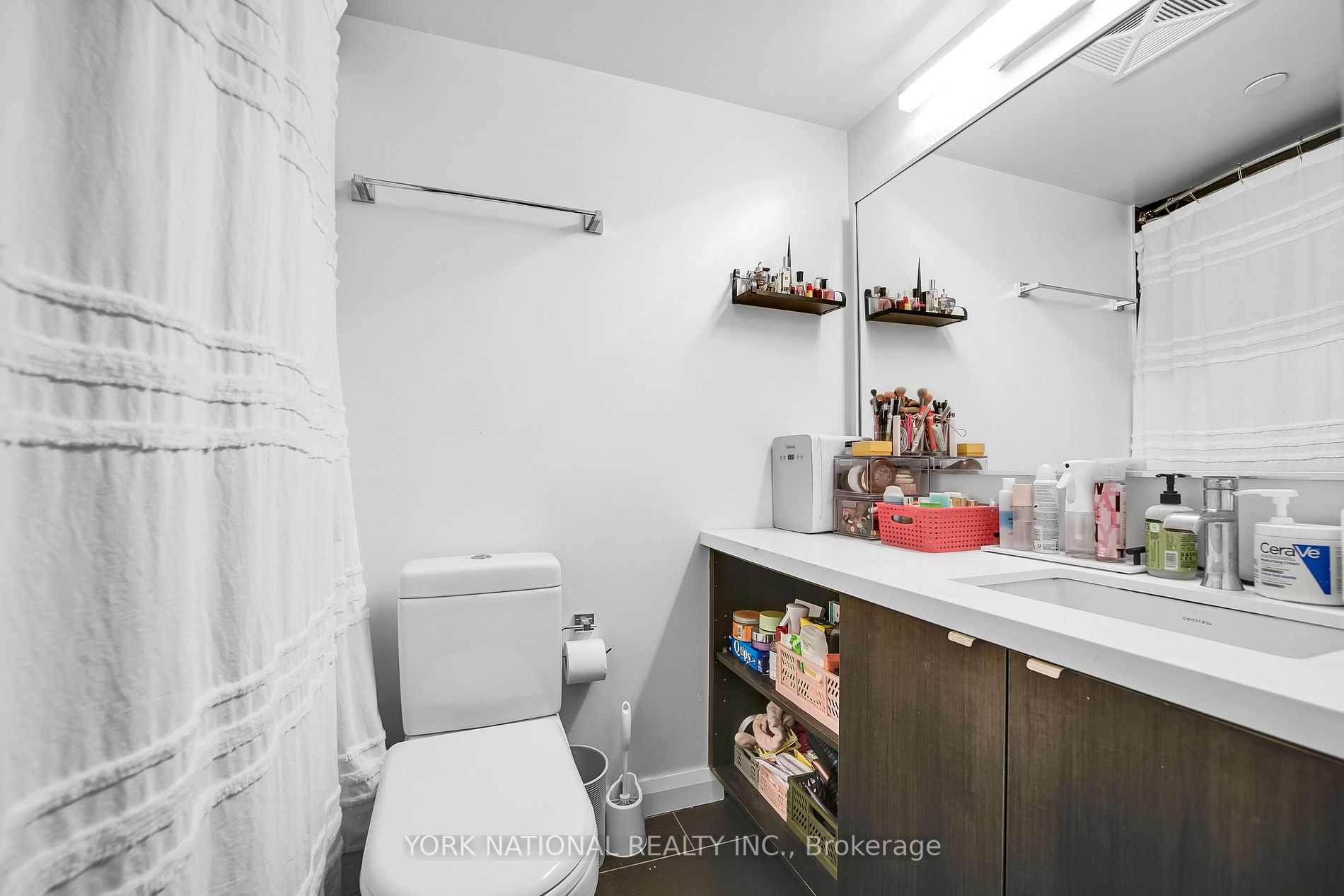 155 Yorkville Ave E, #2006