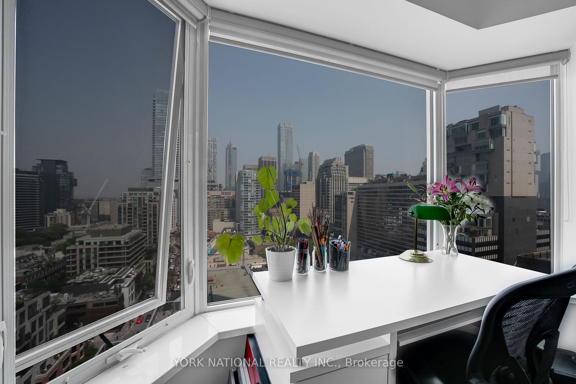 155 Yorkville Ave E, #2006