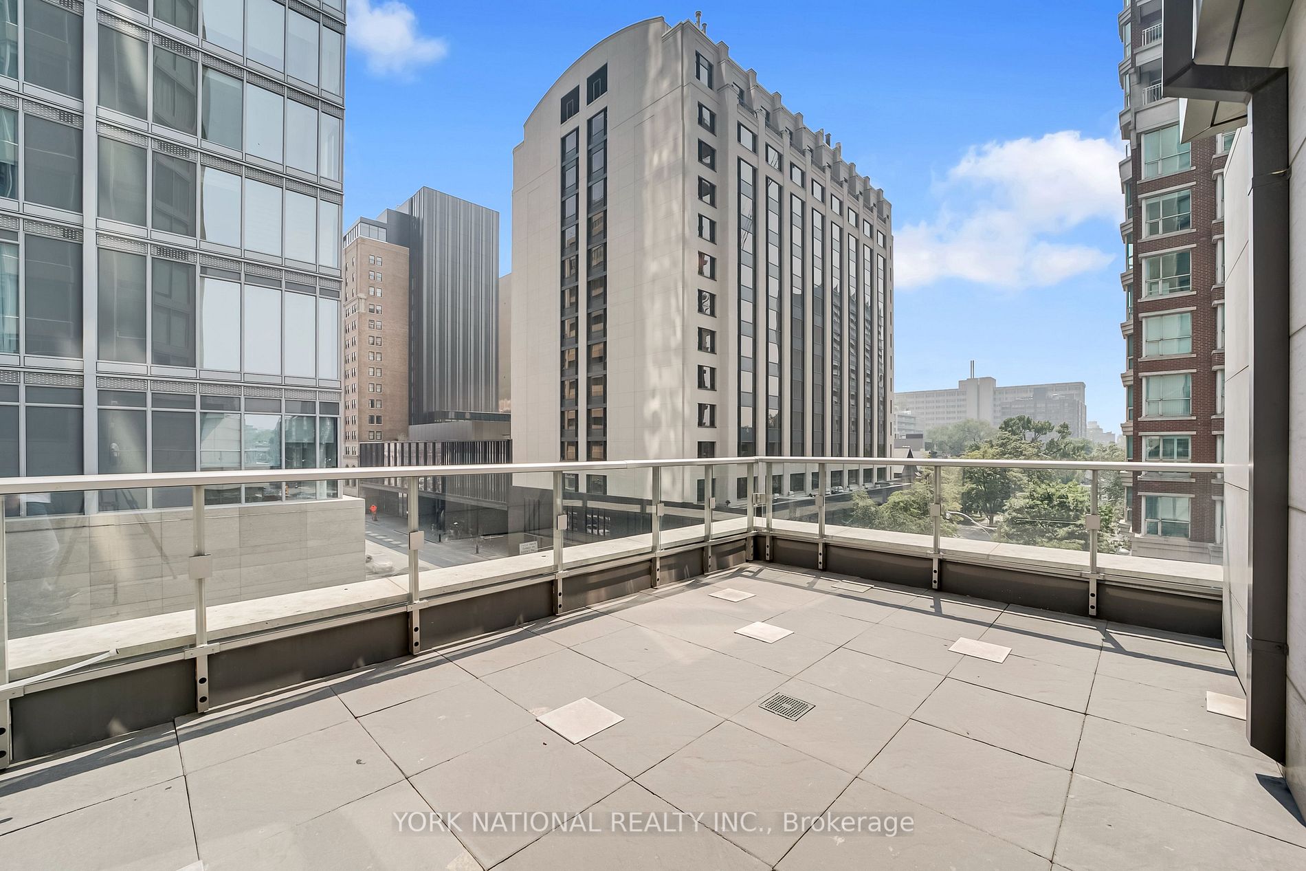 155 Yorkville Ave E, #2006