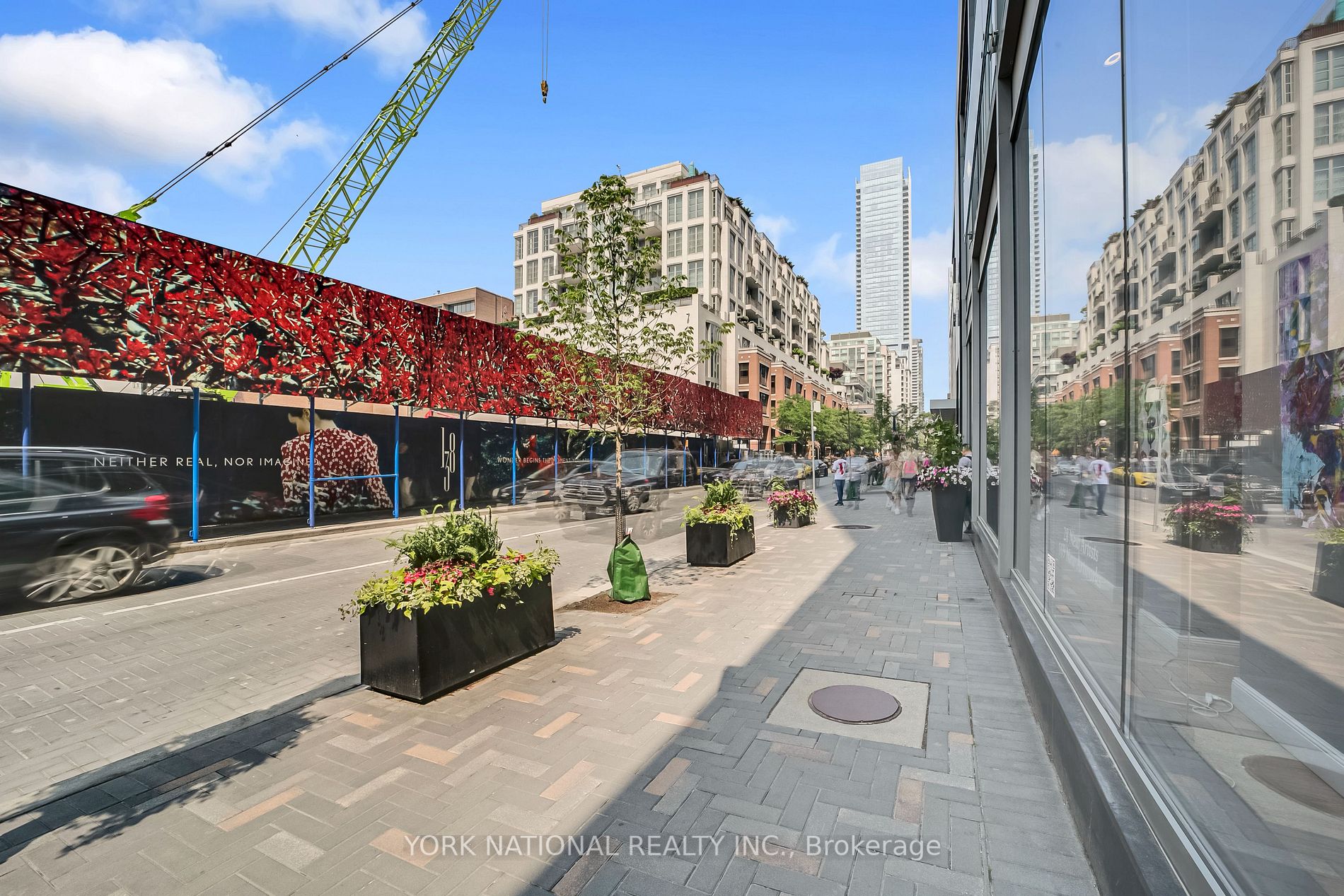 155 Yorkville Ave E, #2006