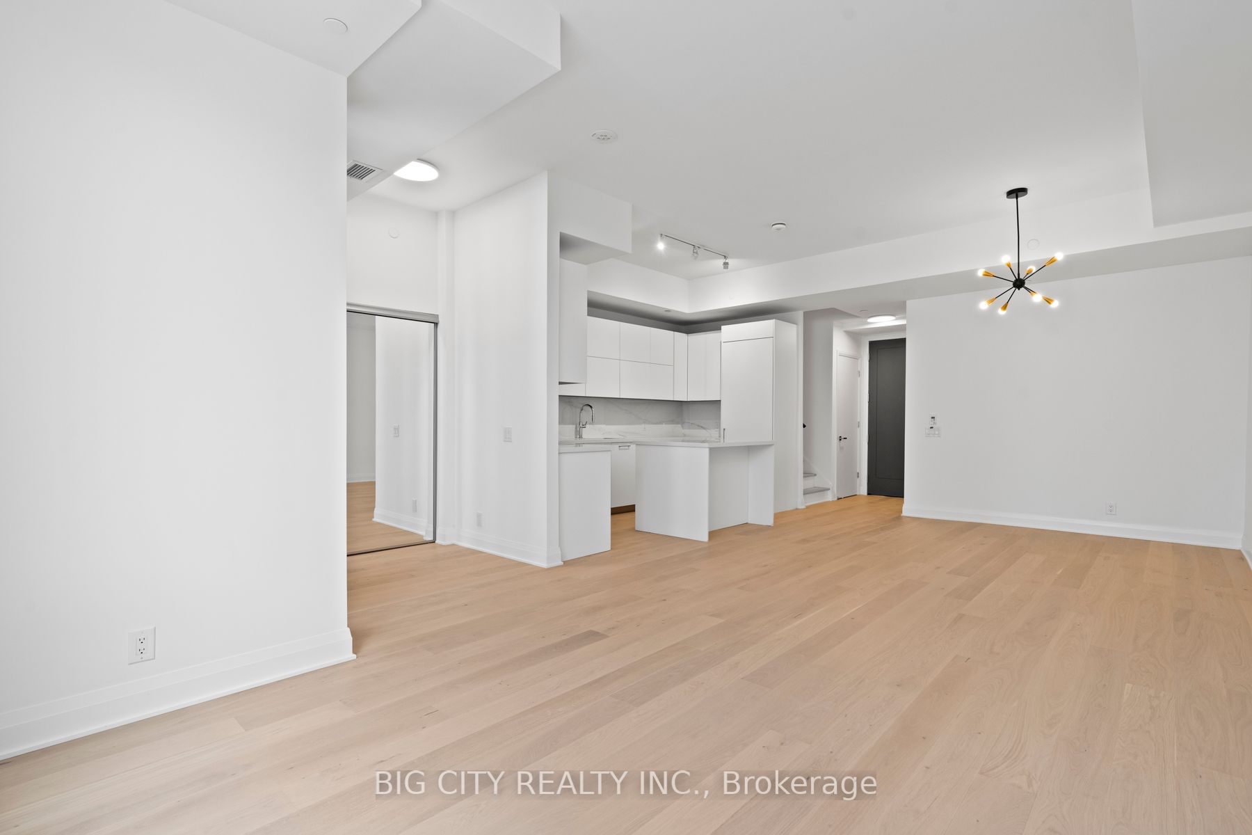 33 Frederick Todd Way, #TH01