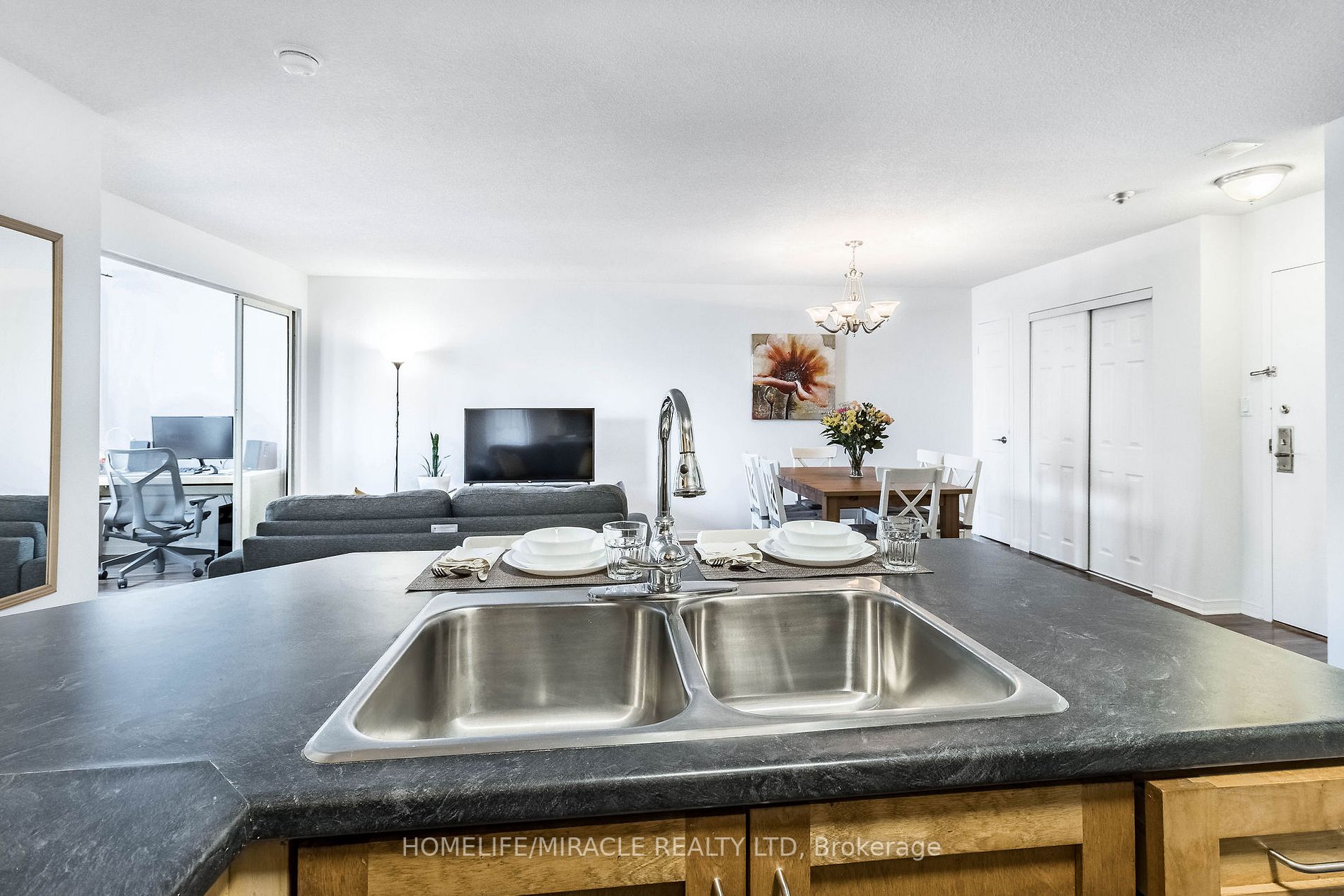 25 Grenville St, #1107