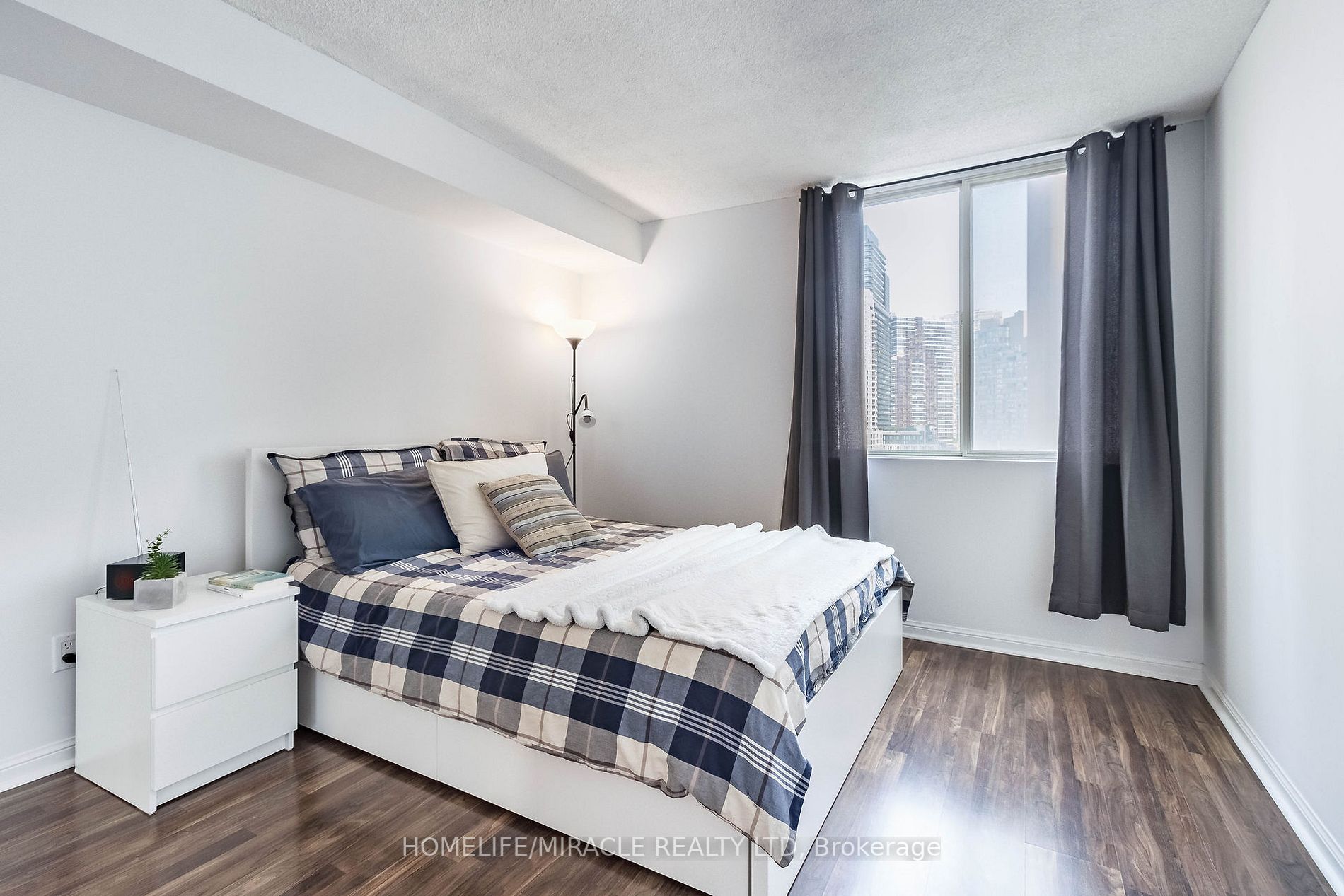 25 Grenville St, #1107