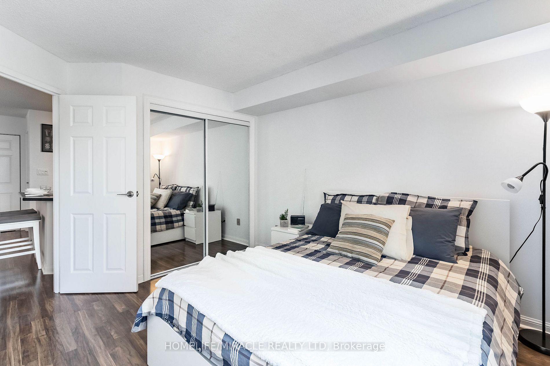 25 Grenville St, #1107