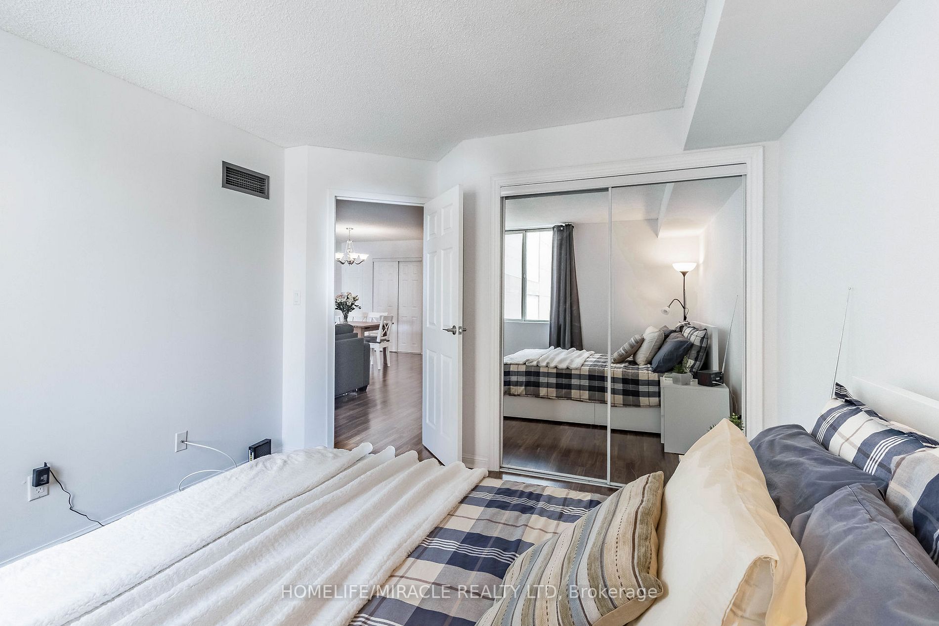 25 Grenville St, #1107