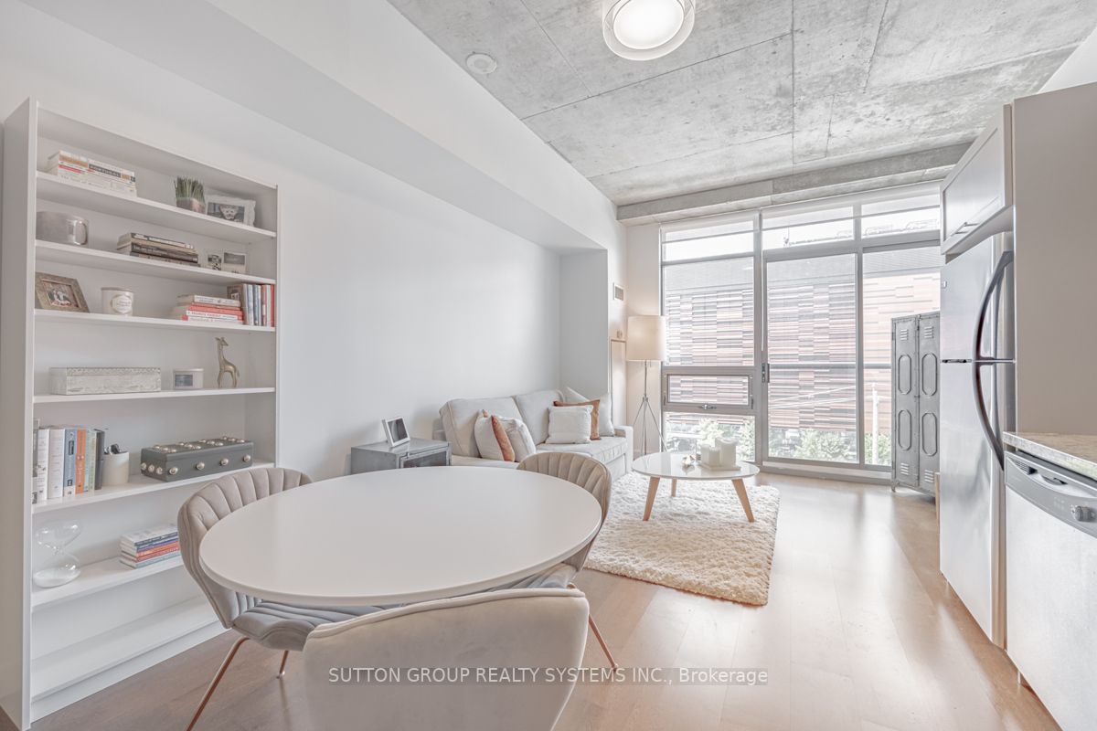 33 Mill St, #441