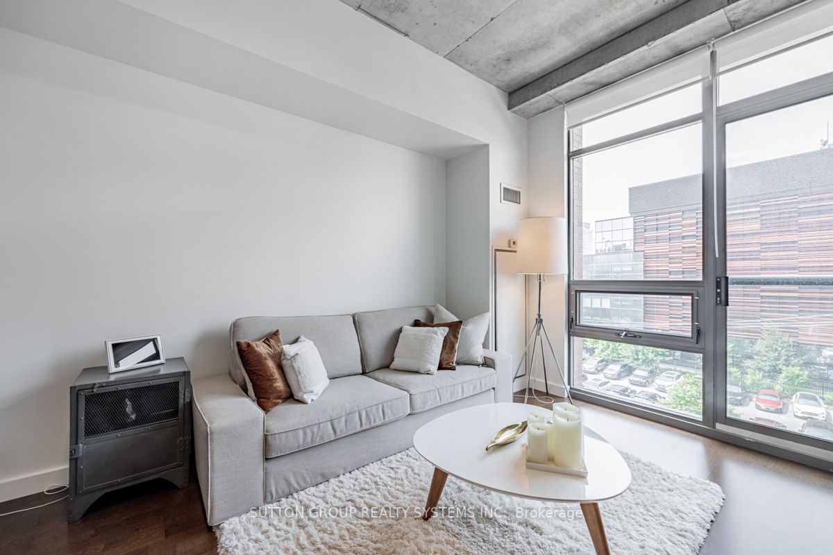 33 Mill St, #441