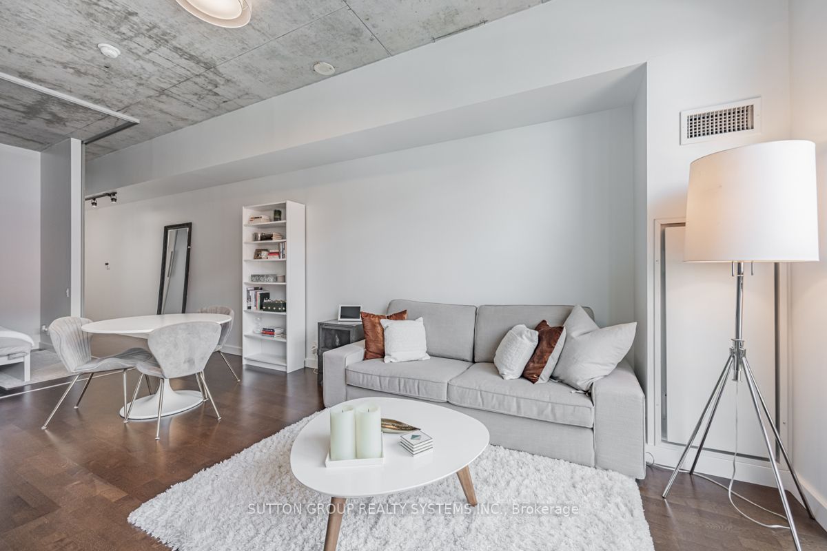 33 Mill St, #441