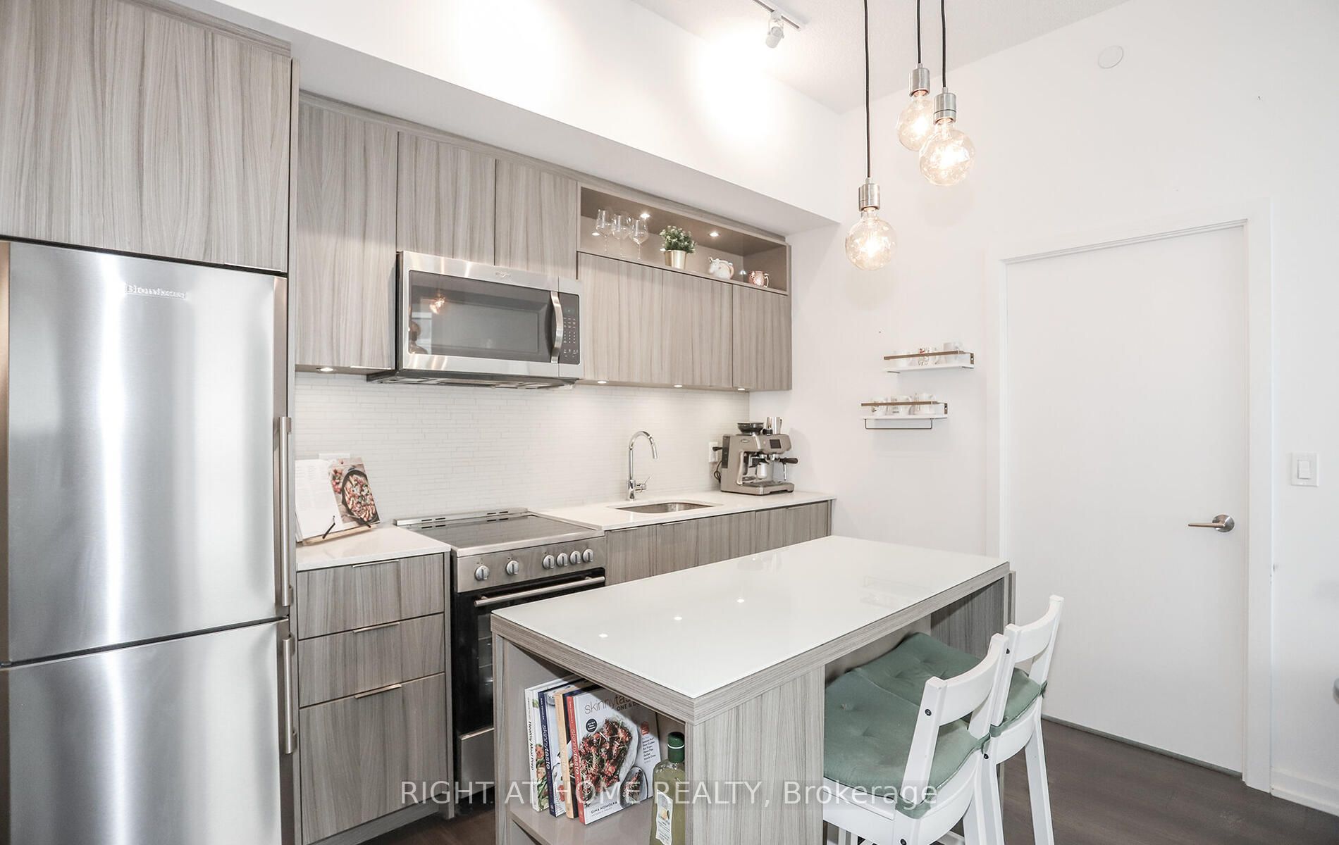 50 Forest Manor Rd, #211
