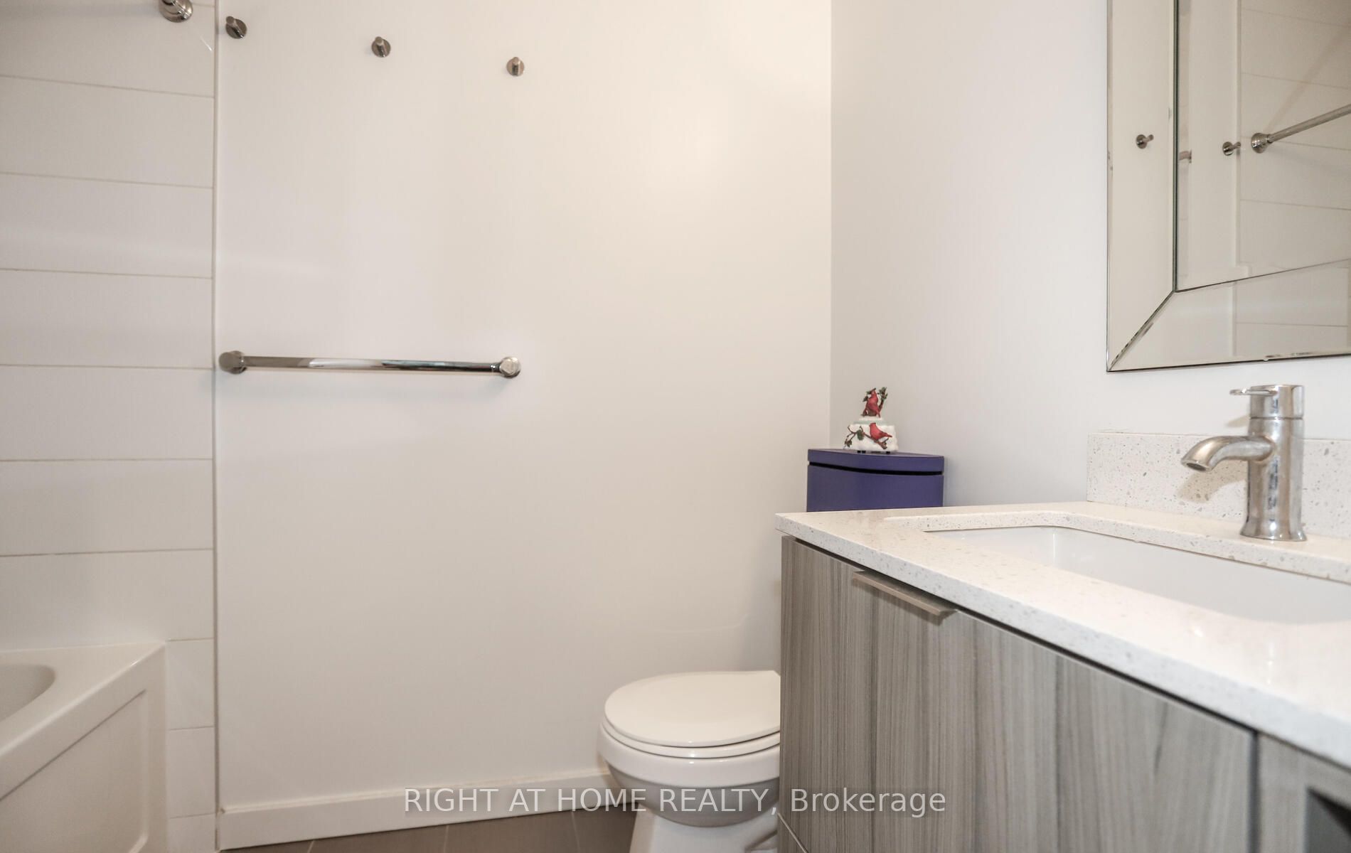 50 Forest Manor Rd, #211